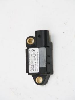 Preview: Airbag Sensor rechts 0K32C677F9 Kia RIO I Kombi DC