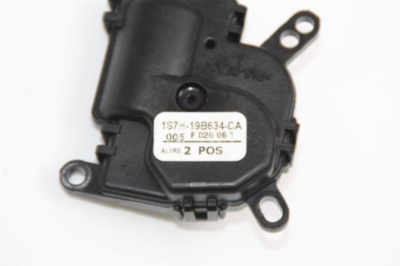 Preview: Stellmotor Heizung 1S7H19B634CA Ford MONDEO 3 Turnier