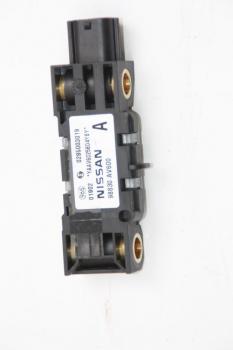 Preview: Airbag Sensor rechts 98830AV600 Nissan PRIMERA 3 Hatchback P12