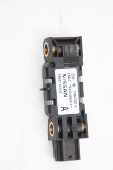 Preview: Airbag Sensor rechts 98830AV600 Nissan PRIMERA 3 Hatchback P12