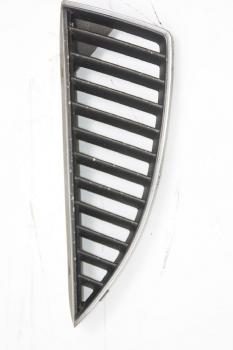 Preview: Frontgrill MN126474 Mitsubishi LANCER 7 KOMBI CS