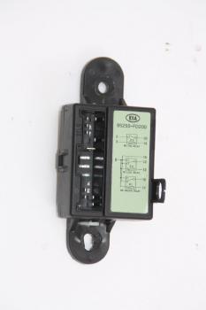 Preview: Relais 95250FD200 Kia RIO I Kombi DC