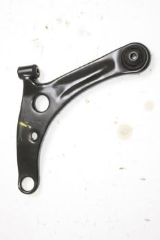 Preview: Querlenker vorn links 4013A135 Mitsubishi COLT 6 Z3