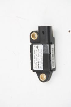 Preview: Airbag Sensor links OK32C677F9 Kia RIO I Kombi DC