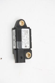 Preview: Airbag Sensor links OK32C677F9 Kia RIO I Kombi DC