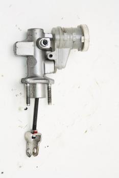 Kupplung - Geberzylinder 2345A015 Mitsubishi L 200 4 KB4T