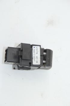 Preview: Schalter Fensterheber hinten rechts 8481002041 Toyota COROLLA 9 Combi E12