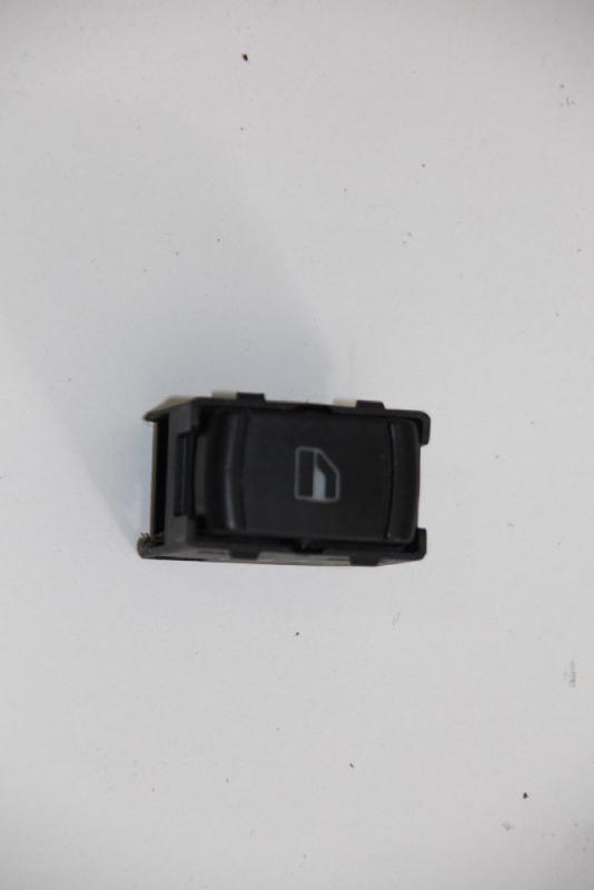 Preview: Schalter Fensterheber hinten links 3B0959855B VW GOLF 4