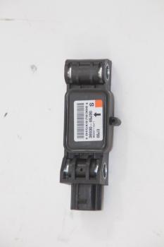 Airbag Sensor vorn rechts 3893065J30 Suzuki GRAND VITARA 2