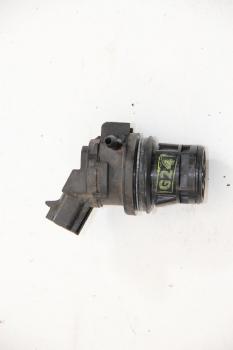 Preview: Scheibenwischerwasserpumpe 8603109120 Mazda 3 BK