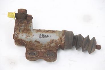 Kupplung - Nehmerzylinder MR980832 Mitsubishi L 200 4 KB4T