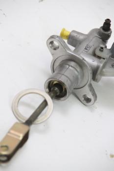 Preview: Kupplung - Geberzylinder 306102S40A Nissan PICK UP D22