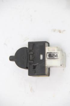 Preview: Schalter Fensterheber hinten rechts 4304A Nissan PICK UP D22