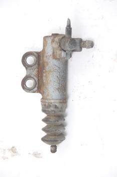 Kupplung - Nehmerzylinder MR980832 Mitsubishi L 200 4 KB4T