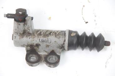 Kupplung - Nehmerzylinder MR980832 Mitsubishi L 200 4 KB4T