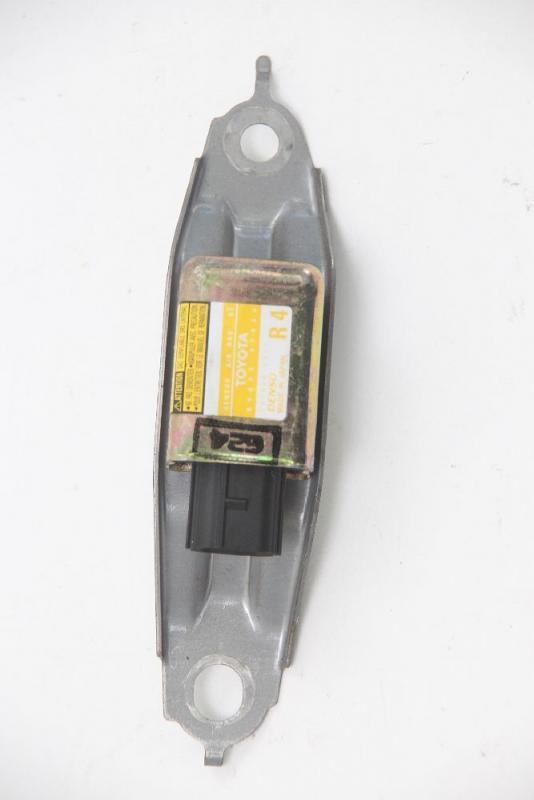 Preview: Airbag Sensor hinten rechts 8983347030 Toyota PRIUS 2 NHW20