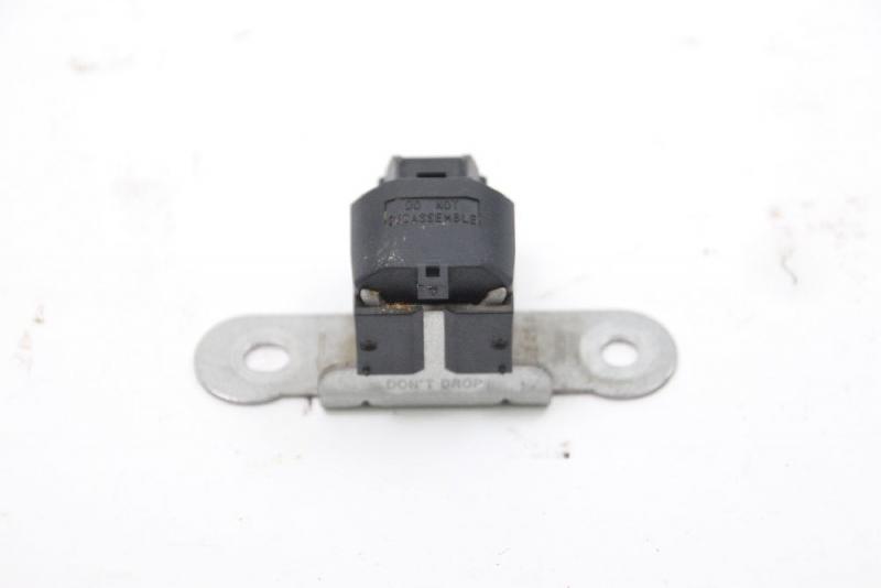 Preview: Sensor Querbeschleunigung MN102454 Mitsubishi L 200 4 KB4T