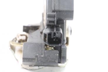 Türschloß vorn rechts 5715A186 Mitsubishi L 200 4 KB4T