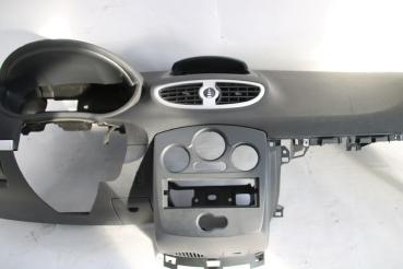 Armaturenbrett 8200407587 Renault CLIO 3