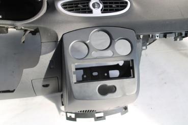 Preview: Armaturenbrett 8200407587 Renault CLIO 3