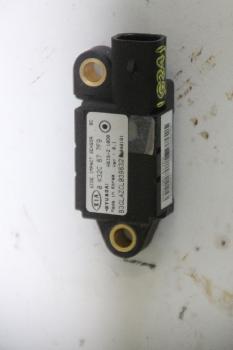 Preview: Airbag Sensor links 0K32C677F9 Kia RIO I Kombi DC