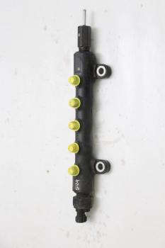 Preview: Diesel Verteilerrohr 238100R010 Toyota RAV4 3 SA CA
