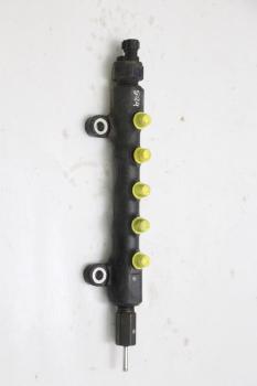 Preview: Diesel Verteilerrohr 238100R010 Toyota RAV4 3 SA CA