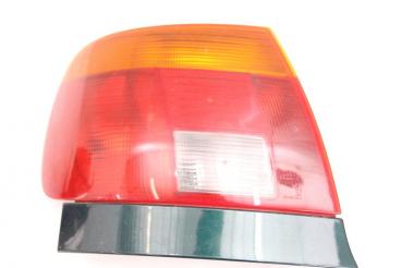 Rückleuchte links 8D0945111A Audi A4 8D B5