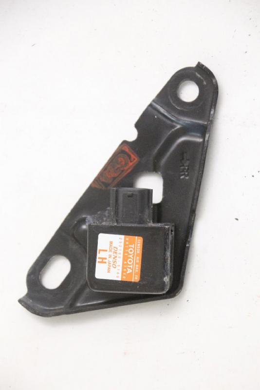 Preview: Airbag Sensor links 8917447040 Toyota PRIUS 2 NHW20