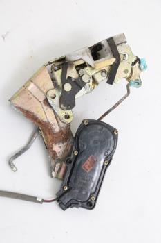 Preview: Türschloß hinten links 82302M79G10 Suzuki ALTO 4