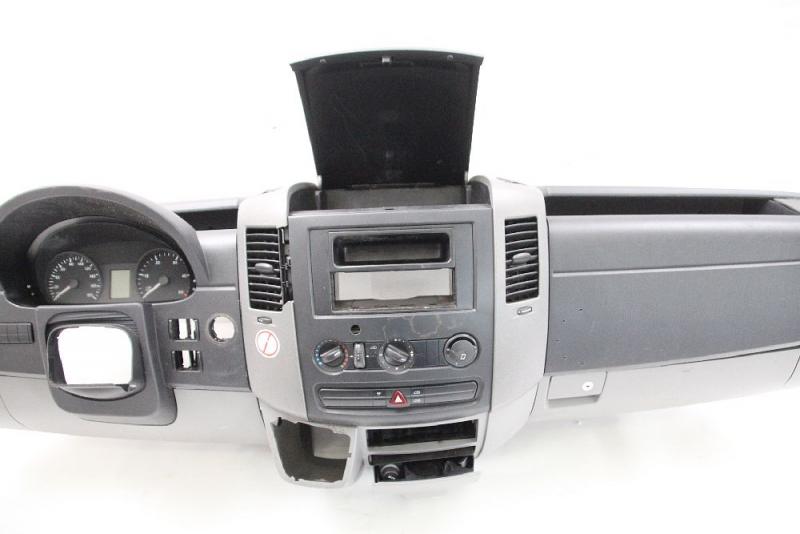 Preview: Armaturenbrett 90668000069E80 Mercedes SPRINTER 906
