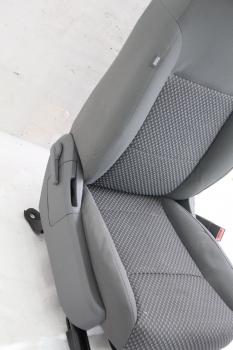 Preview: Sitz vorn rechts 1GA701D5AA Dodge AVENGER