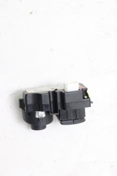 Preview: Schalter Radiobedienung 283955X00C Nissan NAVARA D40