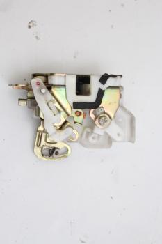 Preview: Türschloß hinten links MR313409 Mitsubishi PAJERO SPORT K74