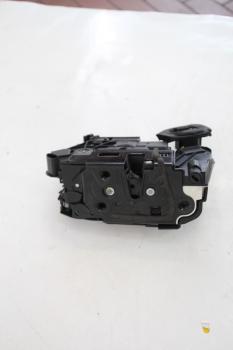 Türschloß vorn rechts 5K1837016E VW GOLF 6 CABRIOLET 517
