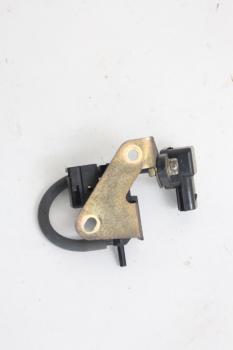 Preview: Unterdruckventil E1T10372 Mazda XEDOS 9 TA