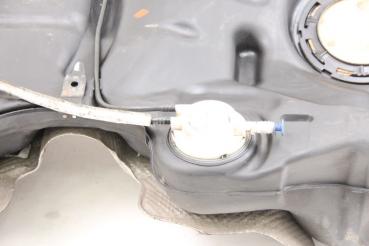 Preview: Kraftstofftank 04578263AD Chrysler 300C TOURING