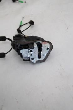 Türschloß hinten rechts 6905042020 Toyota RAV4 3 SA CA