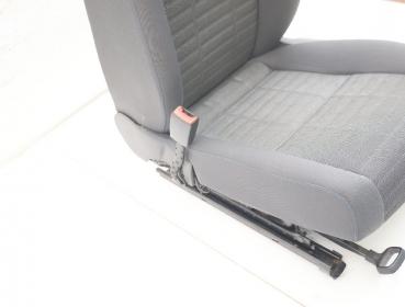 Preview: Sitz vorn links 1K4881105PA VW GOLF 5