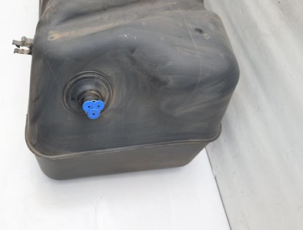 Preview: Kraftstofftank 52128618AD Jeep CHEROKEE 2 KJ
