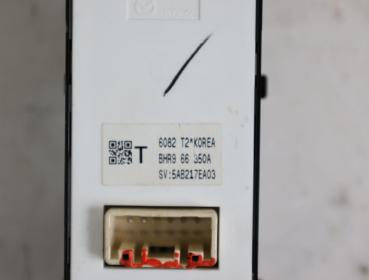 Preview: Schalter Fensterheber vorn links BHR966350A Mazda 3 BM