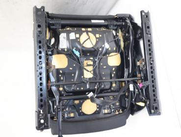 Preview: Sitz vorn rechts 1K8881106G VW SCIROCCO 3