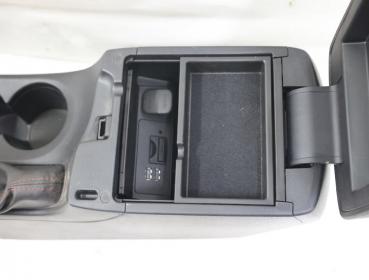 Preview: Mittelkonsole BHN184961 Mazda 3 BM