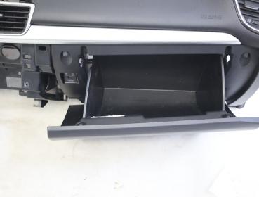Preview: Armaturenbrett BHN160350 Mazda 3 BM