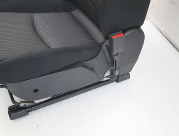 Preview: Sitz vorn rechts BJE488A00 Mazda 3 BM