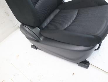 Preview: Sitz vorn rechts BJE488A00 Mazda 3 BM