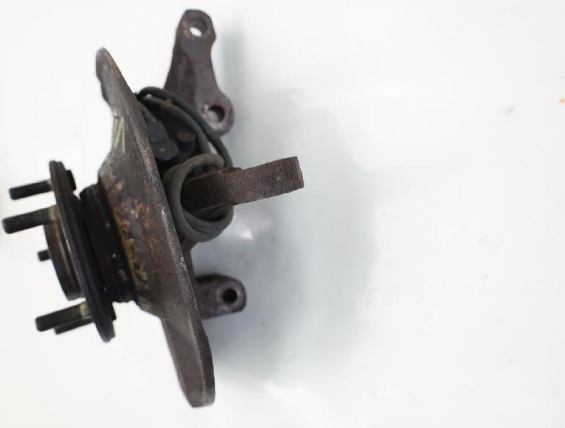 Preview: Achsschenkel vorn links MR491321 Mitsubishi LANCER 7 KOMBI CS
