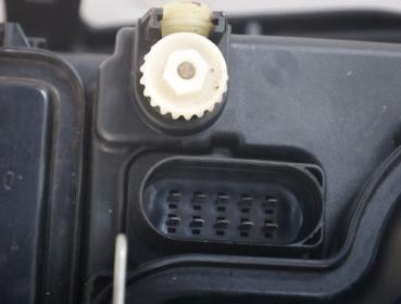 Preview: Scheinwerfer rechts 1J5941018BD VW BORA