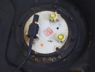 Preview: Kraftstofftank 7700142163 Toyota RAV 4 III A3