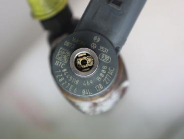 Einspritzduese (Diesel) Zylinder 2 04L130277AC VW PASSAT Variant B8